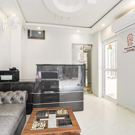 Oyo Townhouse 853 Hotel The Royal Aroma Haridvár Kültér fotó
